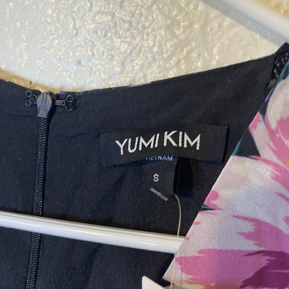 Yumi Kim Wild Rose Black Lotus Romper Floral V neck One Piece Belt Sz S NWT - Picture 7 of 10